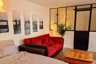 Image de Calme et pratique à 2 pas de la gare.