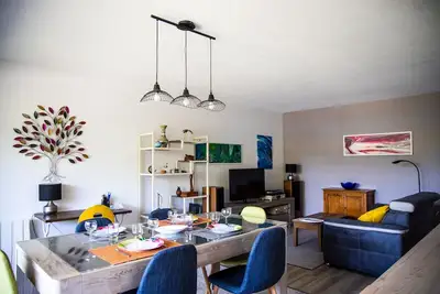 Image de L'Abstrait - T3 avec parking à 5 minutes du port