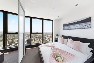 Image de Lovely 3br Apt with Panoramic Views, Free Parking