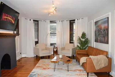 Image de Charmingly Historic King Suite in Downtown Clayton