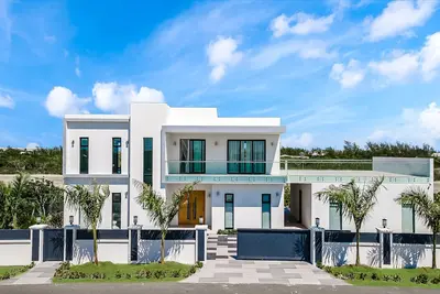 Image de Private 4 bedroom Villa with Pool in Leeward Reserve