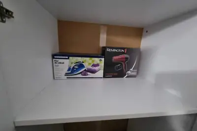 Image de 2 Rooms, Free Netflix, Steps from Subway!