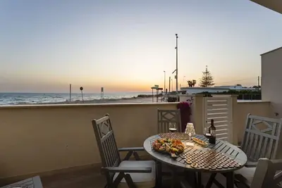 Image de House on the beach - Ground Floor