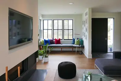 Image de Enjoy a bespoke modern farmhouse with Bruce Trail hiking 2 min from Devils Glen!