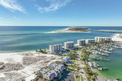Image de Salty Beach Getaway (2 bed, 2 bath condo)