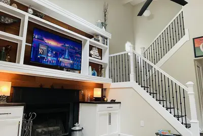 Image de Charming Cottage by the Bay with Hot Tub, Gourmet Kitchen & Community Beach