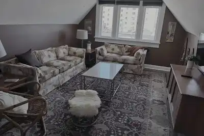 The Peak! Mt Washington - Large 2bd Apt w/ A View!