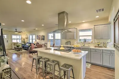 Image de Ideally Located Chico Home - Fire Pit & Grill