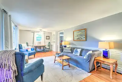 Image de Yarmouth Cottage w/ Grill & Yard, Walk to Beach