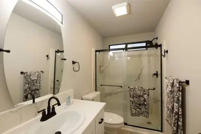 Image de Retreat 5 bed, 4 room 3. 8 mi. from Redding Airport