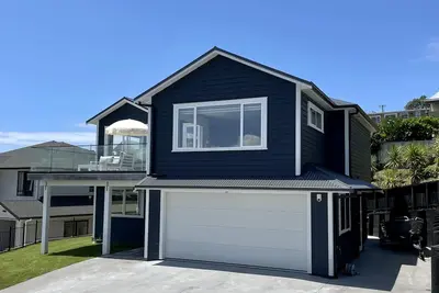 Image de Modern Coastal Family Home in Stanmore Bay!