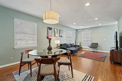 Image de Charming 4 Brdm East Austin Home with Parking