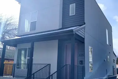 Image de Book Now for Holidays and Skiing! Located in downtown Salida!