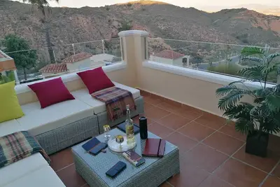 Image de 2 Bed House Sleeps 4 - Pool, Sea Views, Parking