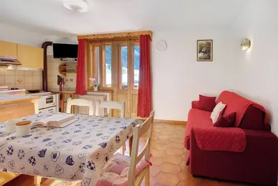 Image de Appartement \"La Tesciadra\" avec vue sur les montagnes, jardin partagé et Wi-Fi.