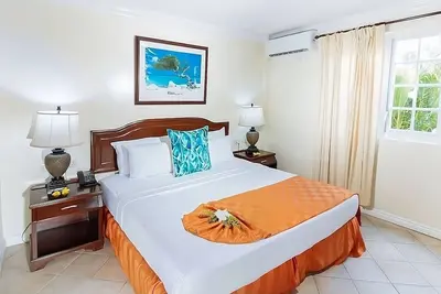 Image de Everything You Need For The Perfect Vacation! Outdoor Pool! Near Trouya Beach!