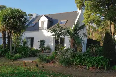 Image de Maison spacieuse avec jardin clos près de la plage