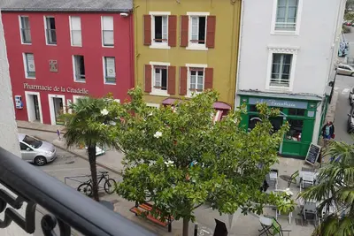 Image de Appartement lumineux au coeur de Le Palais, 2 chambres, proche commerces et bus, idéal vacances