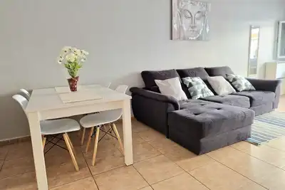 Image de Spacious Chalet close to the Sea and Airport