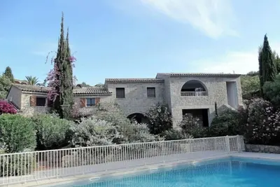 Image de Maison Corse N°2 proche de la mer avec piscine.