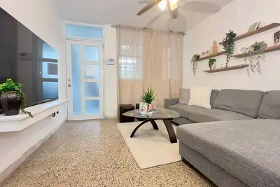 Image de Centric 25 min from Airport, Near Everything 6 guest, great location!