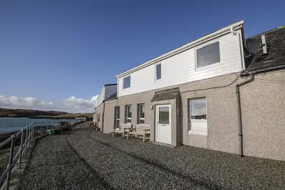 Image de Jetty Cottage - A modern cottage with views of South Harris and the Castle