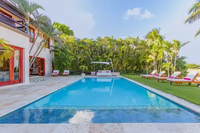 Image de Luxury Caribbean Style villa w\/ private pool - 5 mins from the beach!