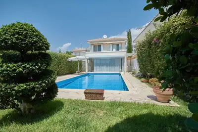 Image de Villa pour 6 personnes près de la plage et de la rue principale de Coral Bay!