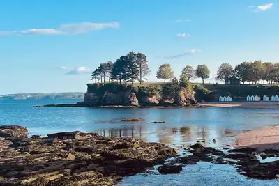 Image de New Luxury 2 Bed 2 Bathroom Apartment by the Sea-3 min walk - Garden & parking