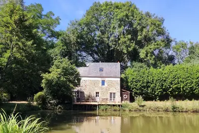 Image de Lakeside Cottage, à 15 min de la plage, D-Day, idéal famille, calme et nature