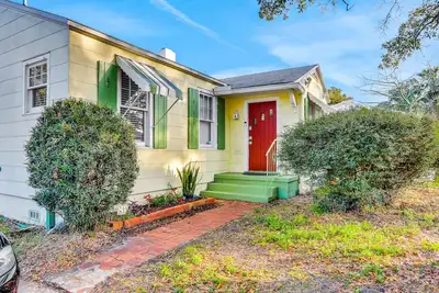 Image de Sunny, dog-friendly central cottage with fenced yard & updated interior