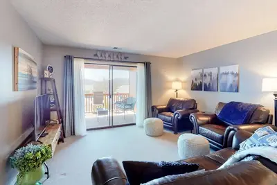 Image de 2 neighboring condos with pool/hot tub access, full kitchen, & washer/dryer