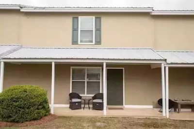 Image de Nice, Updated Condo Near Campus!