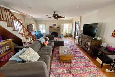 Image de Family Surf House minutes to the beach, the bay and downtown shops & Restaurants