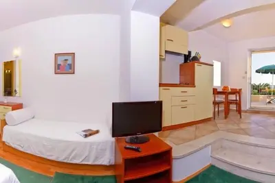 Image de Appartement Studio dans Brela avec vue mer, terrasse, Climatisation, Wifi (201-4)