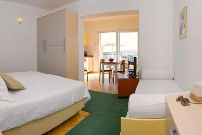 Image de Appartement Studio dans Brela avec vue mer, terrasse, Climatisation, Wifi (201-7)