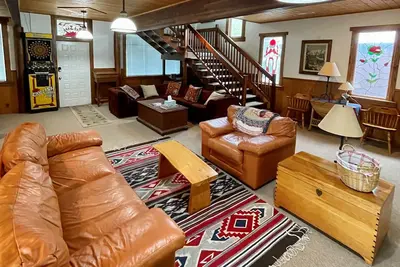 Image de Historic, Creek Side Mountain Home Ski Retreat