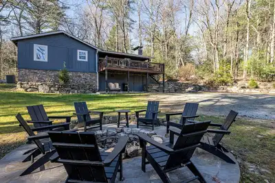Image de Cottage Right in Downtown Cashiers Walk to Everywhere! !