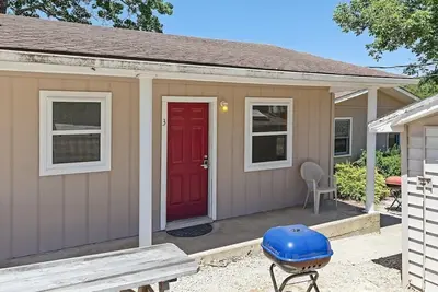 Image de Artilla Cove Cabin 3 - Lake views -Outdoor Pool!