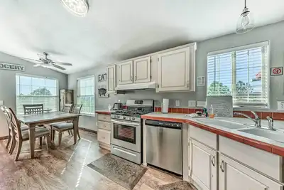 Image de Ruidoso Home w\/ Lookout Deck, Mountain Views!