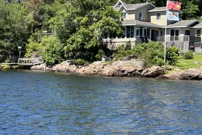 Image de Lakefront Island Cottage, on Georgian Bay in Beautiful Honey Harbour