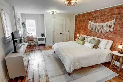 Image de Beautiful Boho Villa on Vine in the heart of Lancaster