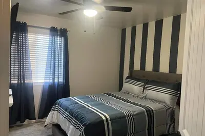 Image de 5 Minute Walk to the State Farm Stadium