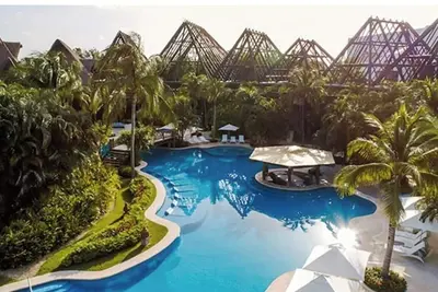 Image de Be in the center of the action at the Mayan Palace One Bedroom Suite.