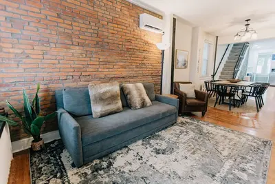 Image de Comfy renovated townhome - heart of Downtown Lancaster