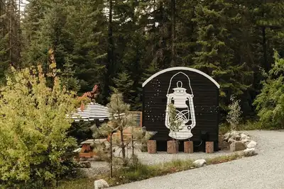 Image de The Camp Haus: A Montana Tiny Cabin Forest Retreat