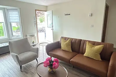 Image de Cozy Place | Comfortable Sleep | 5 Queen & 2 Full Beds