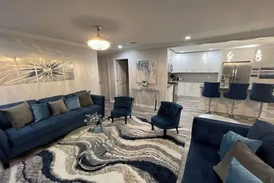 Image de Modern 3 bedrm 5mins to airport free parking wifi