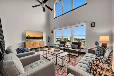 New Listing- Bridges of the Brazos- Dwtn Condo w/ Views, 3blk to Magnolia