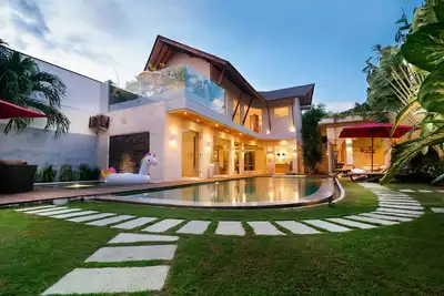 Charming Unique, 4 Bedroom Villa, Seminyak